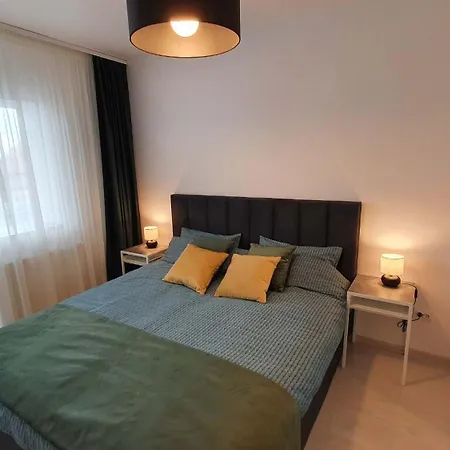 Апартаменты Sunny & Cozy *