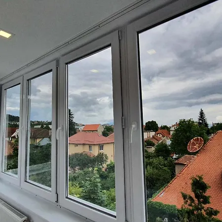 Sunny & Cozy Lägenhet Braşov